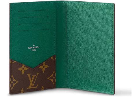 Products by Louis Vuitton: Passport Cover